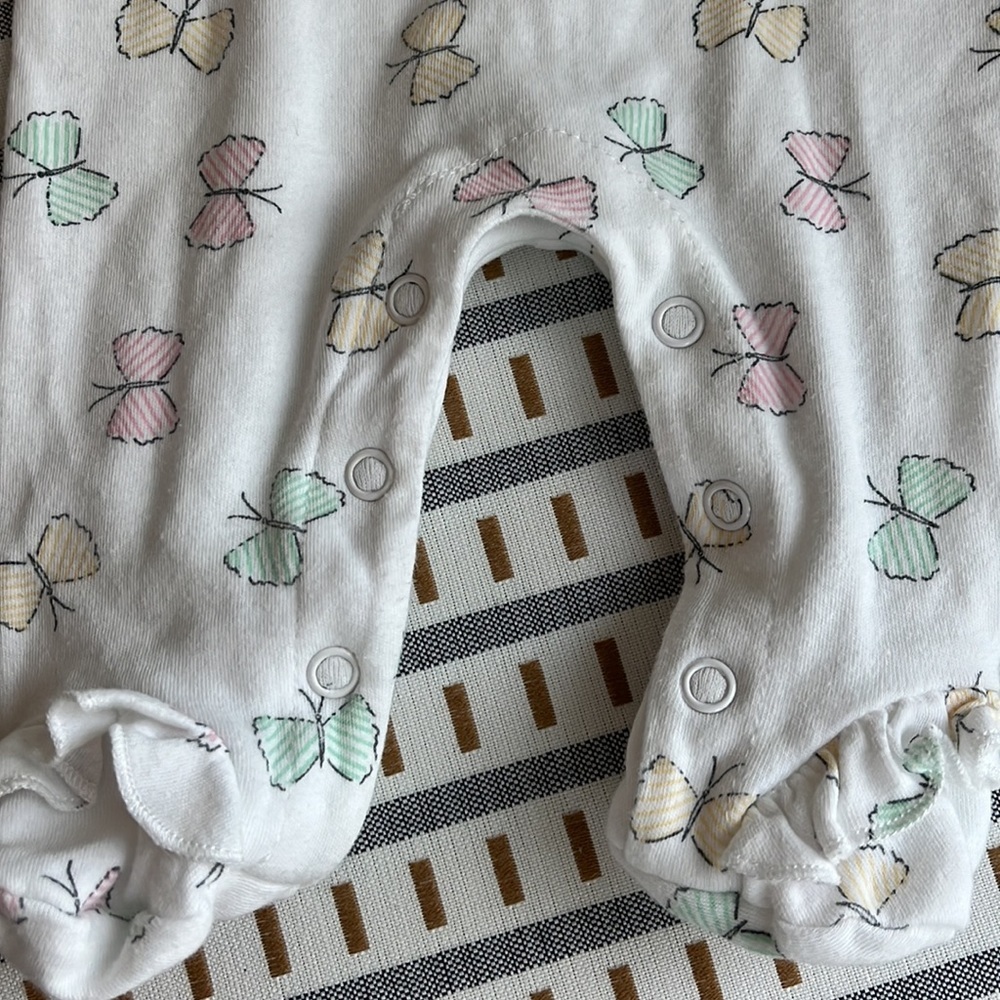 First Impressions Butterfly Footies‎ - Picture 4 of 5